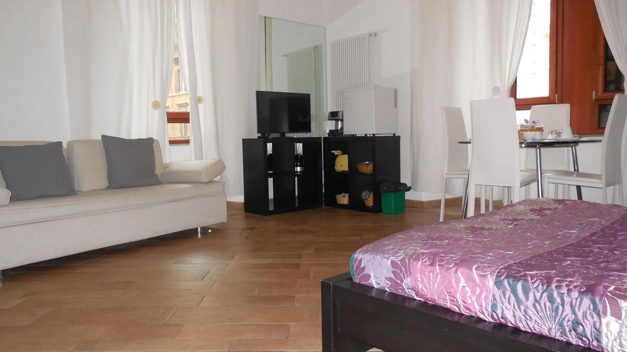 Tridente Rooms Rome Bagian luar foto