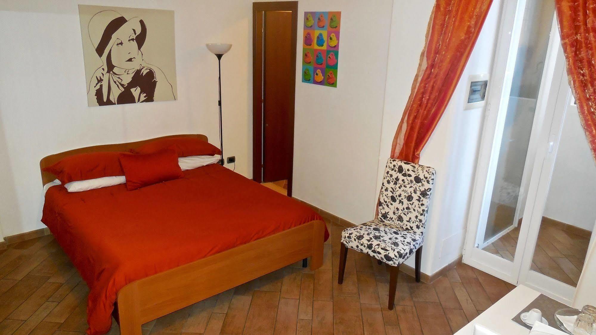 Tridente Rooms Rome Bagian luar foto